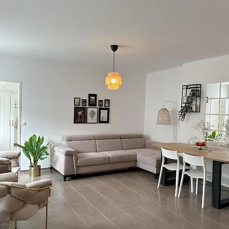 Ferienwohnung Modernes Haus Naehe Parndorf Bruck an der Leitha Exterior foto